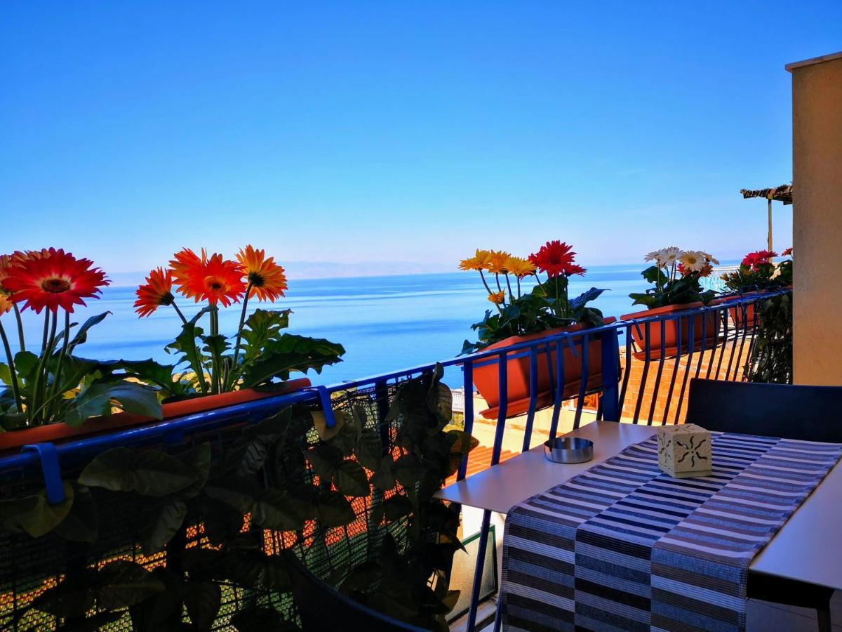 Athena Charming Bed & Breakfast
